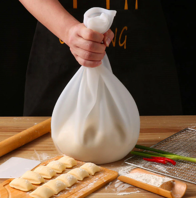 Silicone bag for kneading dough