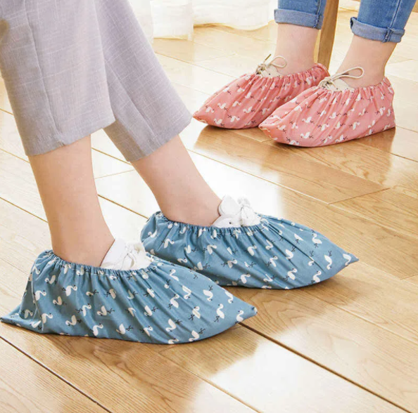 Reusable shoe covers