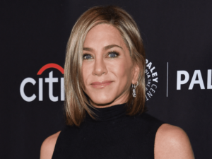 Jennifer Aniston Traded Her Bob for Long, Beachy Waves
